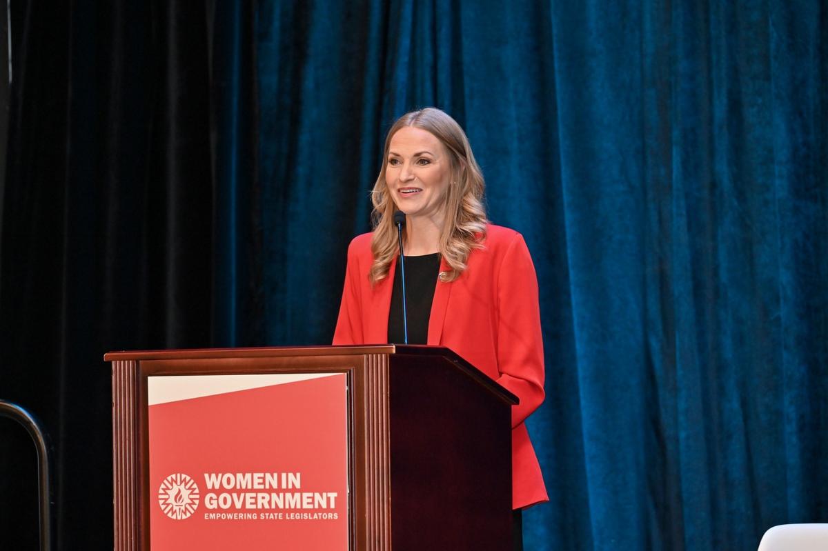 Sen. Hicks speaks at Women in Government Leadership and Innovation Summit in Orlando, Florida. 