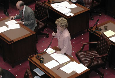 Senator Kathleen Wilcoxson, R-OKC explains HB 1092 on the Senate floor.